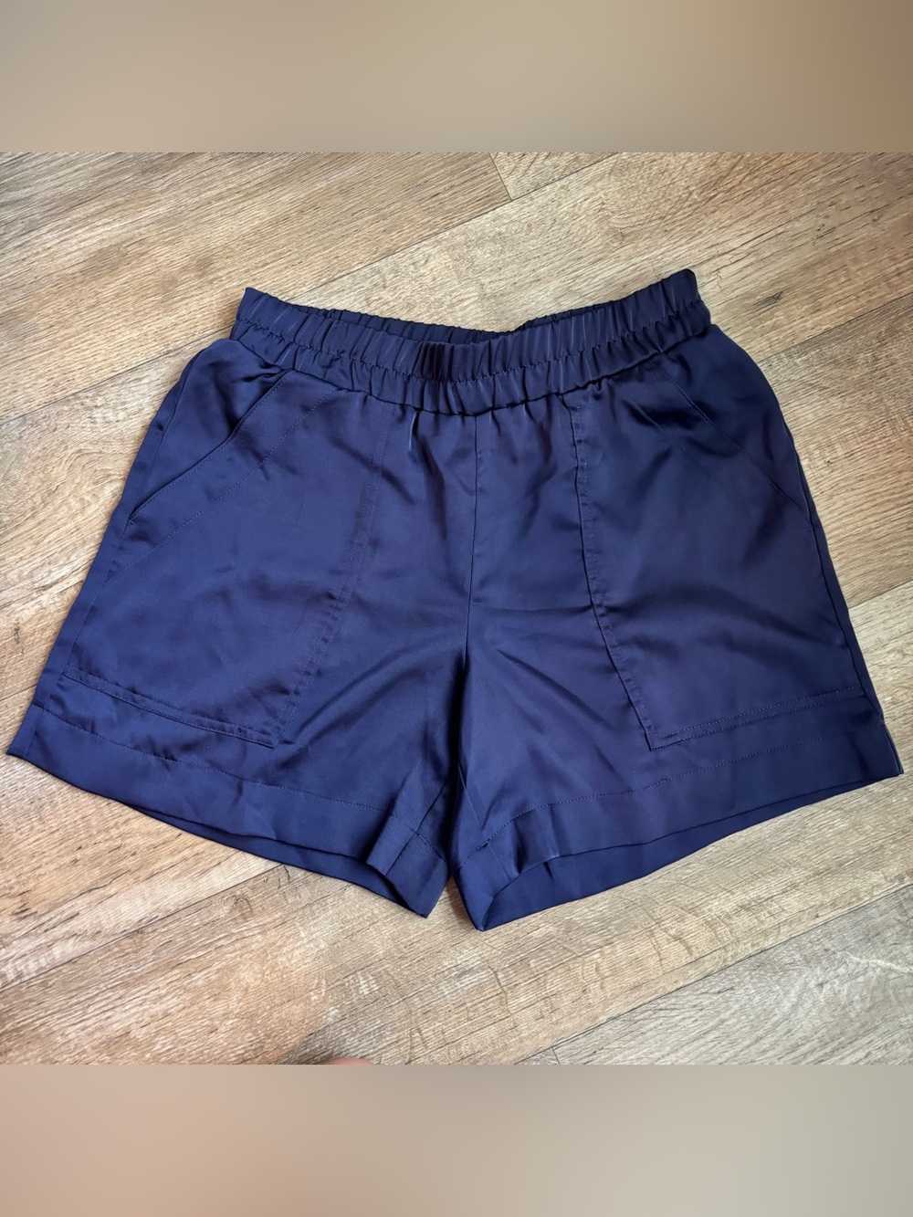 A New Day Women Navy Blue Satin Pull-On Elastic Waist Shorts size Medium EUC